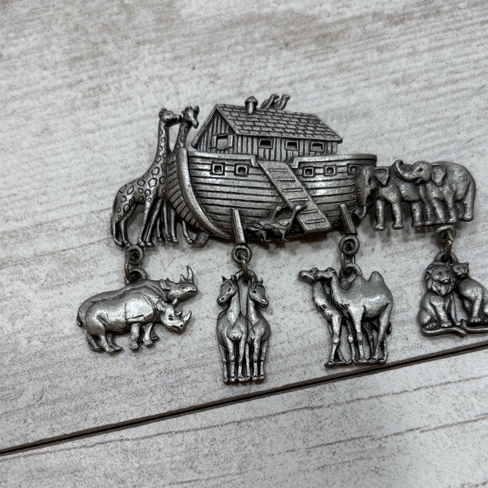 Vintage Whimsical Silver Noah's Ark Brooch |Pin | Brooch Jonette Jewelry Company - Picture 6 of 7